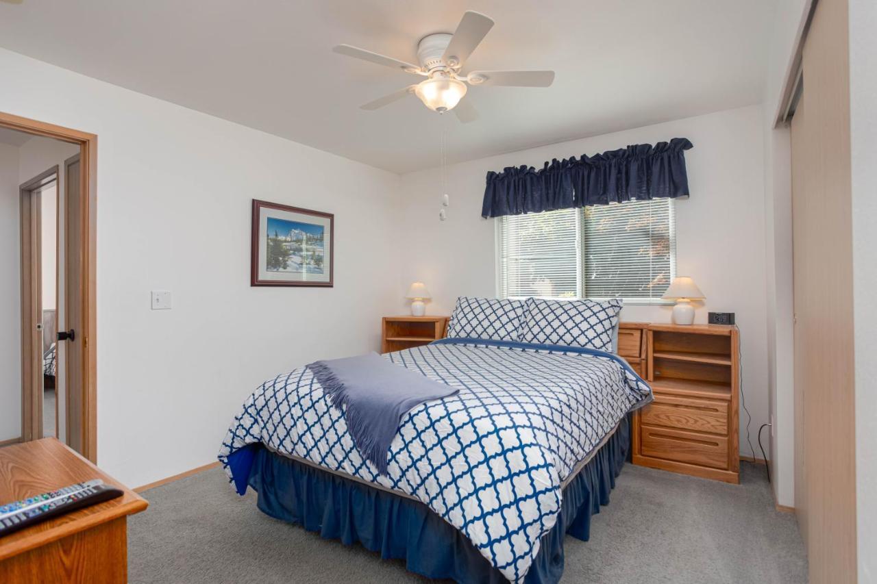 Walk To Downtown * 6 Guests * Pets * A/c! * No Stairs! * Leavenworth