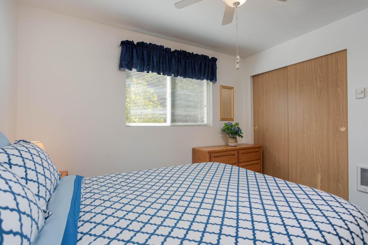 Walk To Downtown * 6 Guests * Pets * A/c! * No Stairs! Apartment *