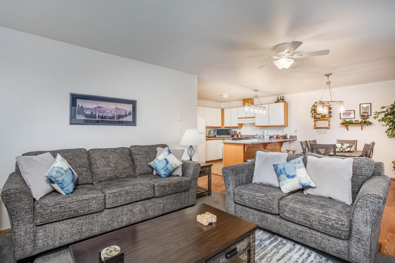 Walk To Downtown * 6 Guests * Pets * A/c! * No Stairs! * Leavenworth